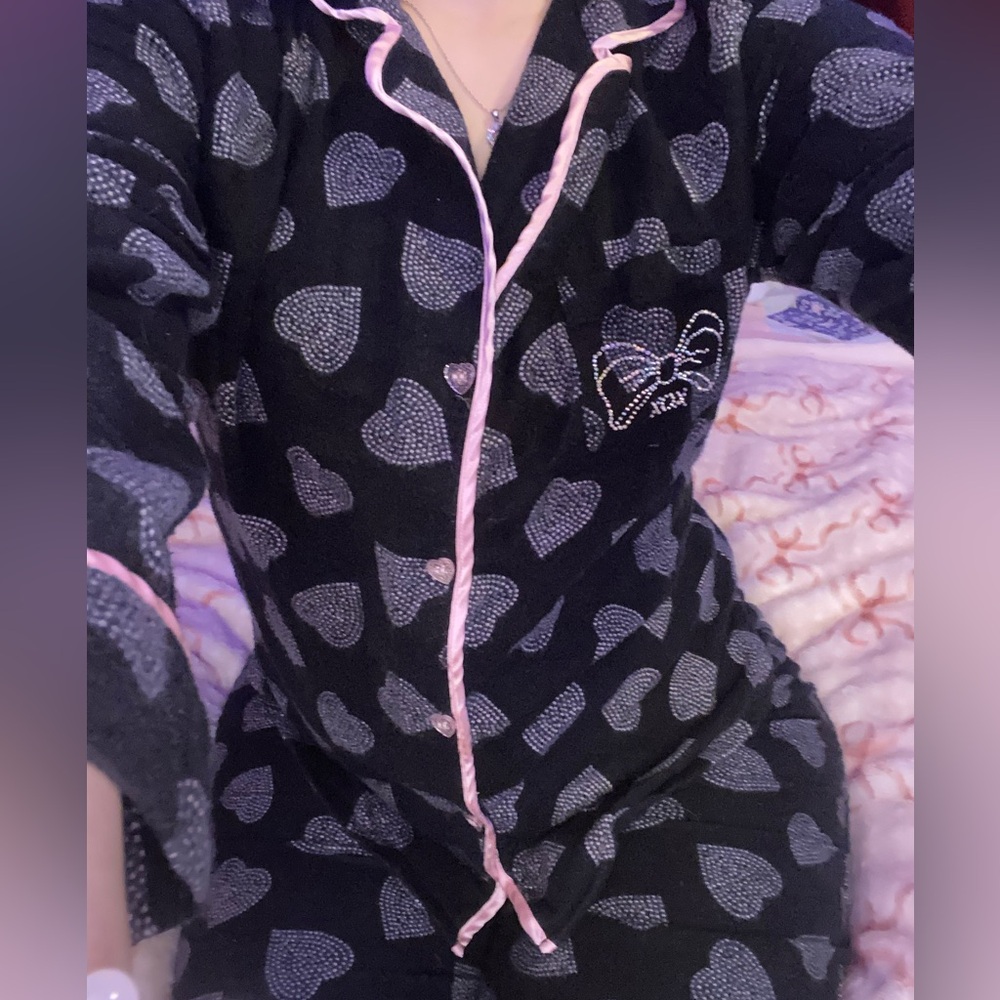 Betsy Johnson Intimates Heart pjs size small in black & pink!🖤💗 - Picture 2 of 12